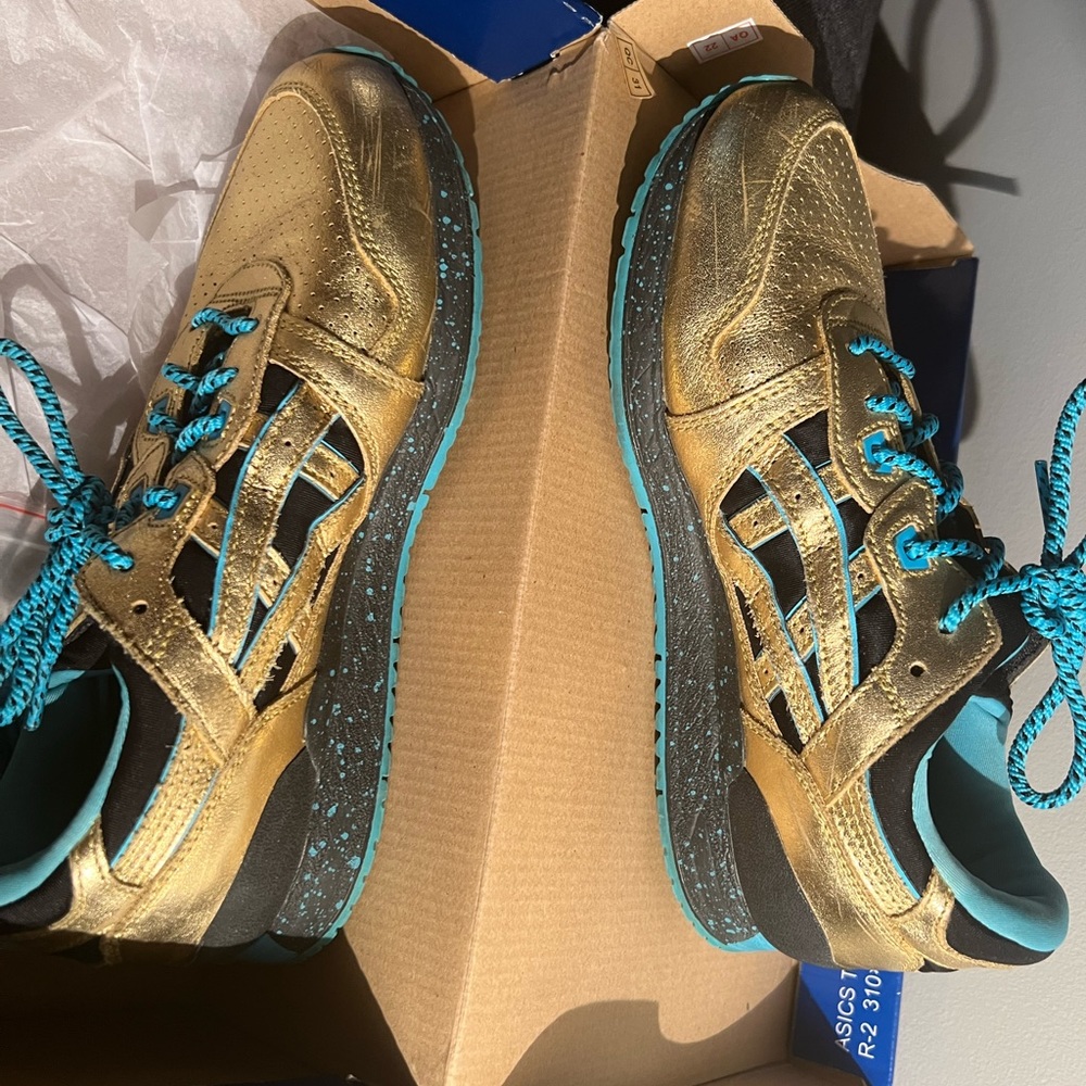 ASICS Sneakers